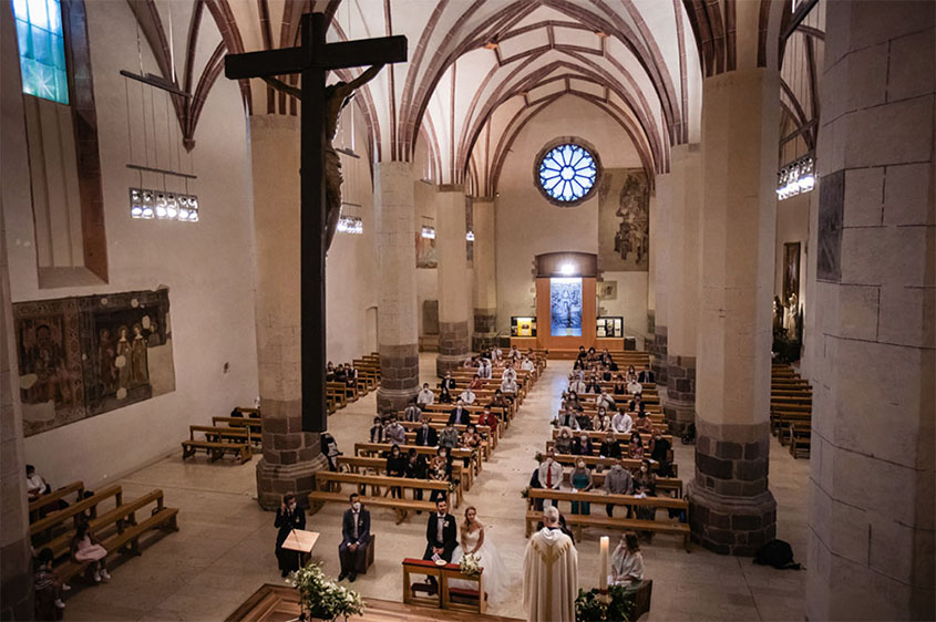 S+F matrimonio bagnato a Bolzano - chiesa dei Domenicani
