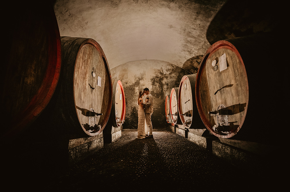 Matrimonio Vintage in Trentino in cantina vinicola