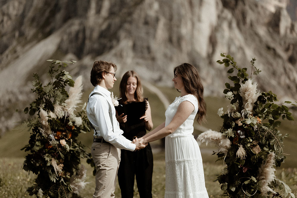 Dolomites elopement: wedding ceremony at Passo Giau