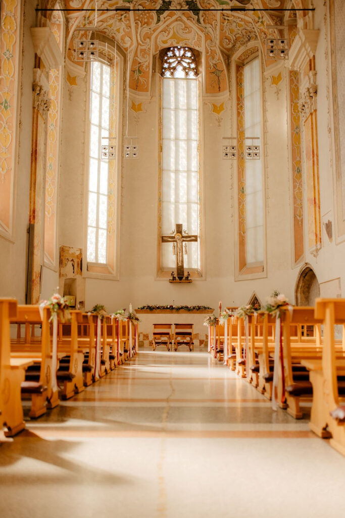 Decorazioni floreali per il Matrimonio nella Vecchia Chiesa dei Francescani a Bolzano