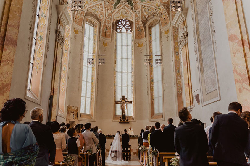 La celebrazione del matrimonio nella vecchia chiesa dei Domenicani di Bolzano