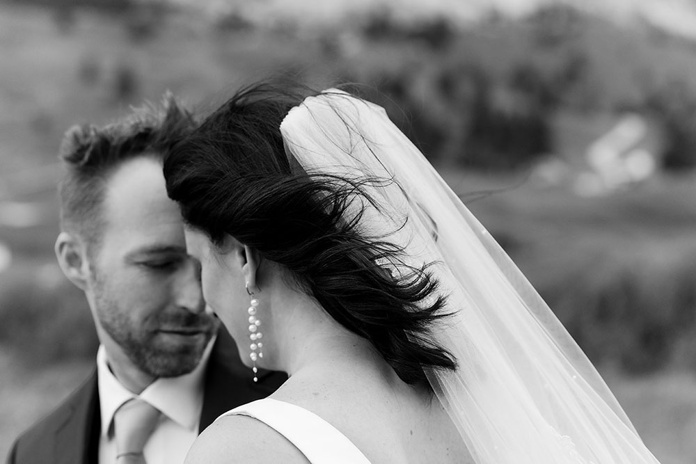 Summer wedding at Kulfuschgerhof, Dolomites, with wild flowers