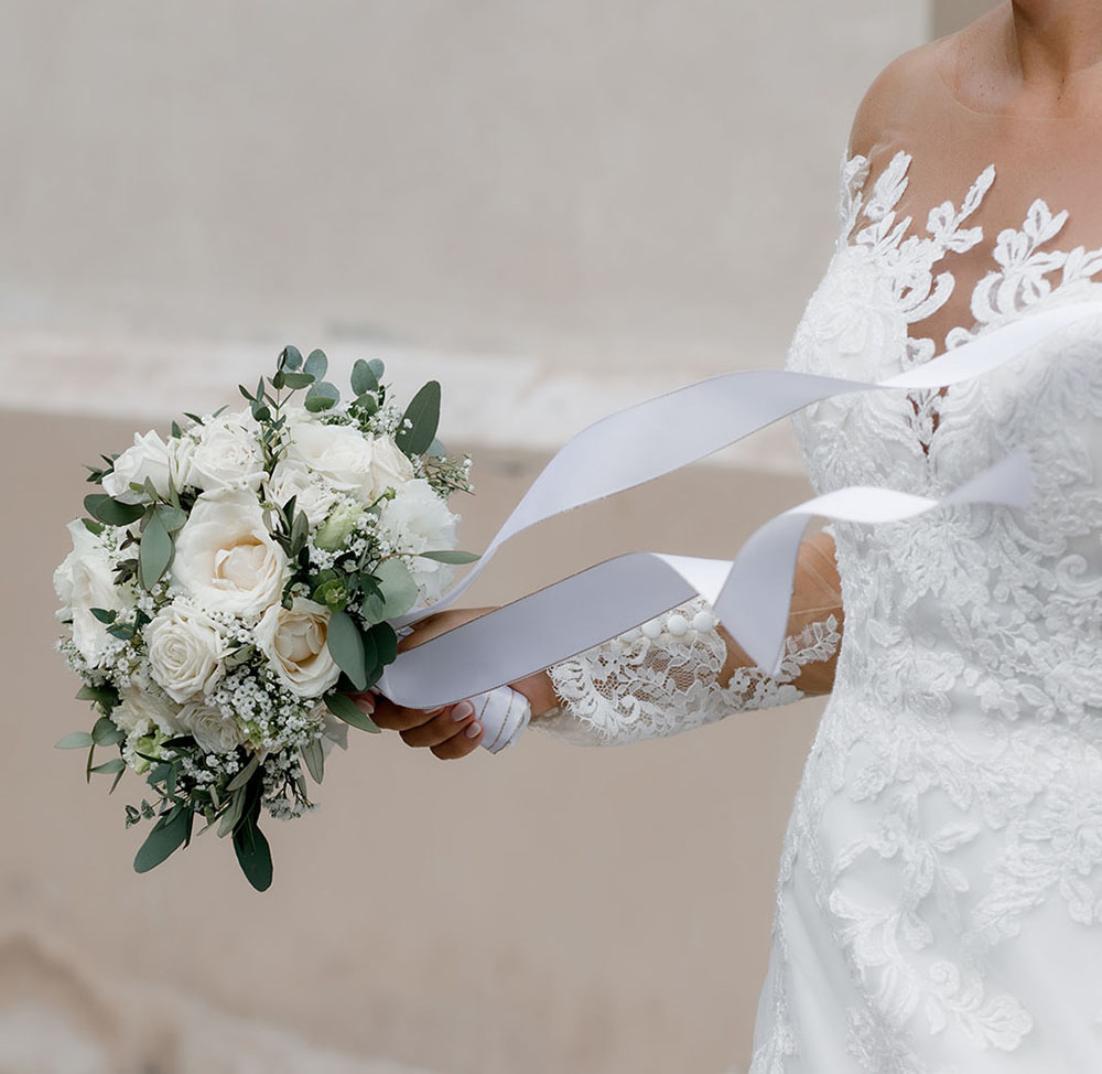 Fiori matrimonio Alto Adige classico e romantico bianco e oro