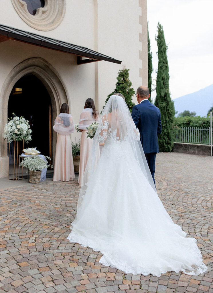 Matrimonio classico e romantico vicino a Bolzano fra i vigneti dell'Alto Adige