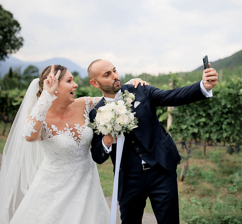 Matrimonio classico e romantico vicino a Bolzano fra i vigneti dell'Alto Adige