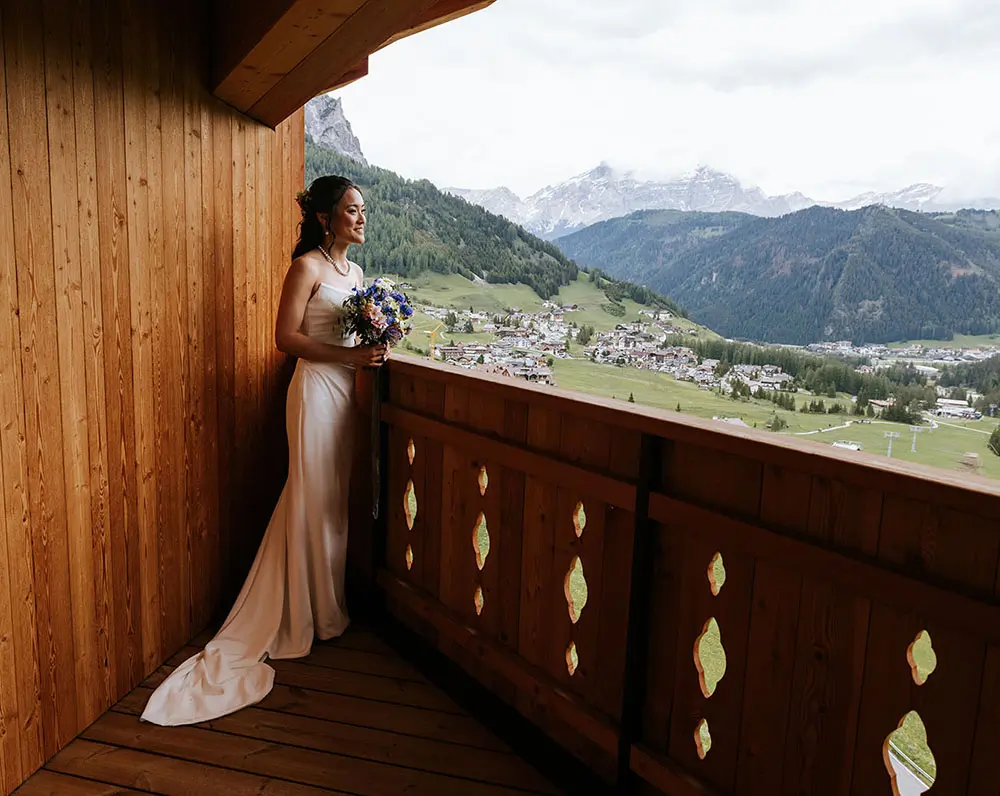 Wedding in the Dolomites with wildflowers - getting ready at Kolfuschgerhof