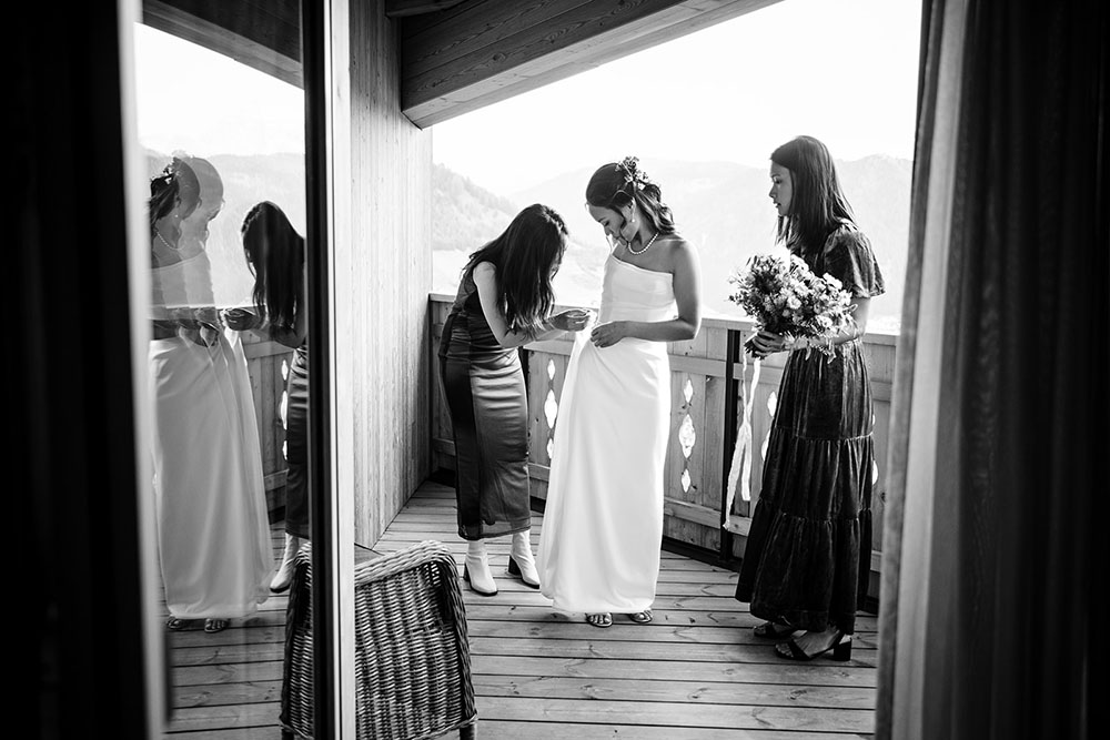 Wedding in the Dolomites with wildflowers - getting ready at Kolfuschgerhof