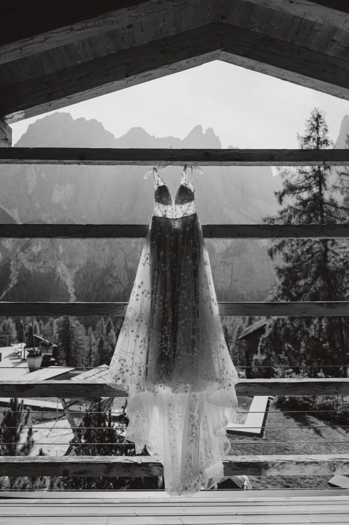 Fall wedding in the Dolomites