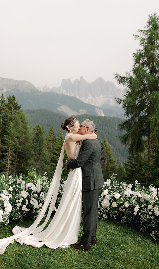 Intimate and elegant wedding in the Dolomites